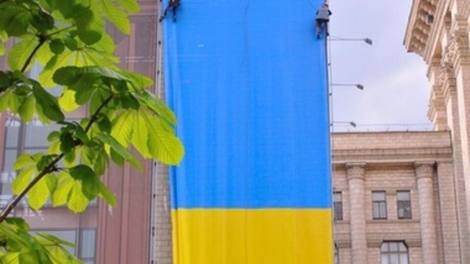 Монтаж флага начнется утром 6 мая и будет проходить в течение всего дня