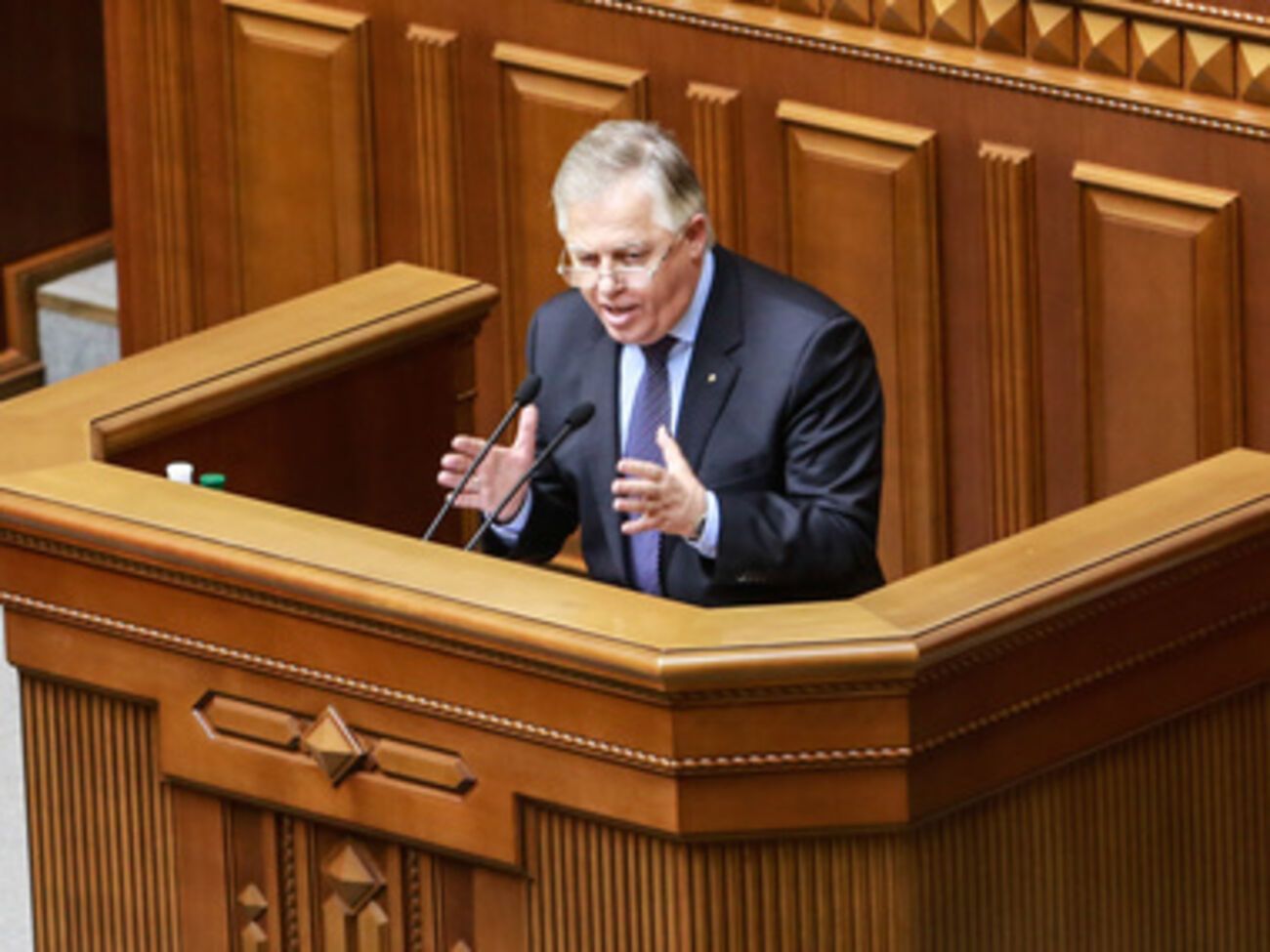 Петр Симоненко спровоцировал удаление своей фракции из сессионного зала ВР
