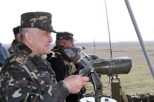 Анатолий Пушняков следит за боевыми действиями армии