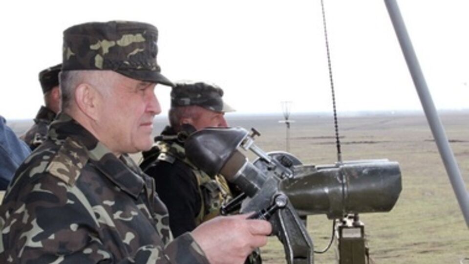 Анатолий Пушняков следит за боевыми действиями армии