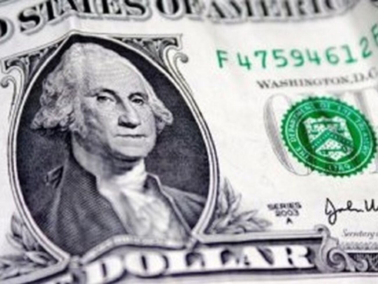 Доллар продолжает дорожать