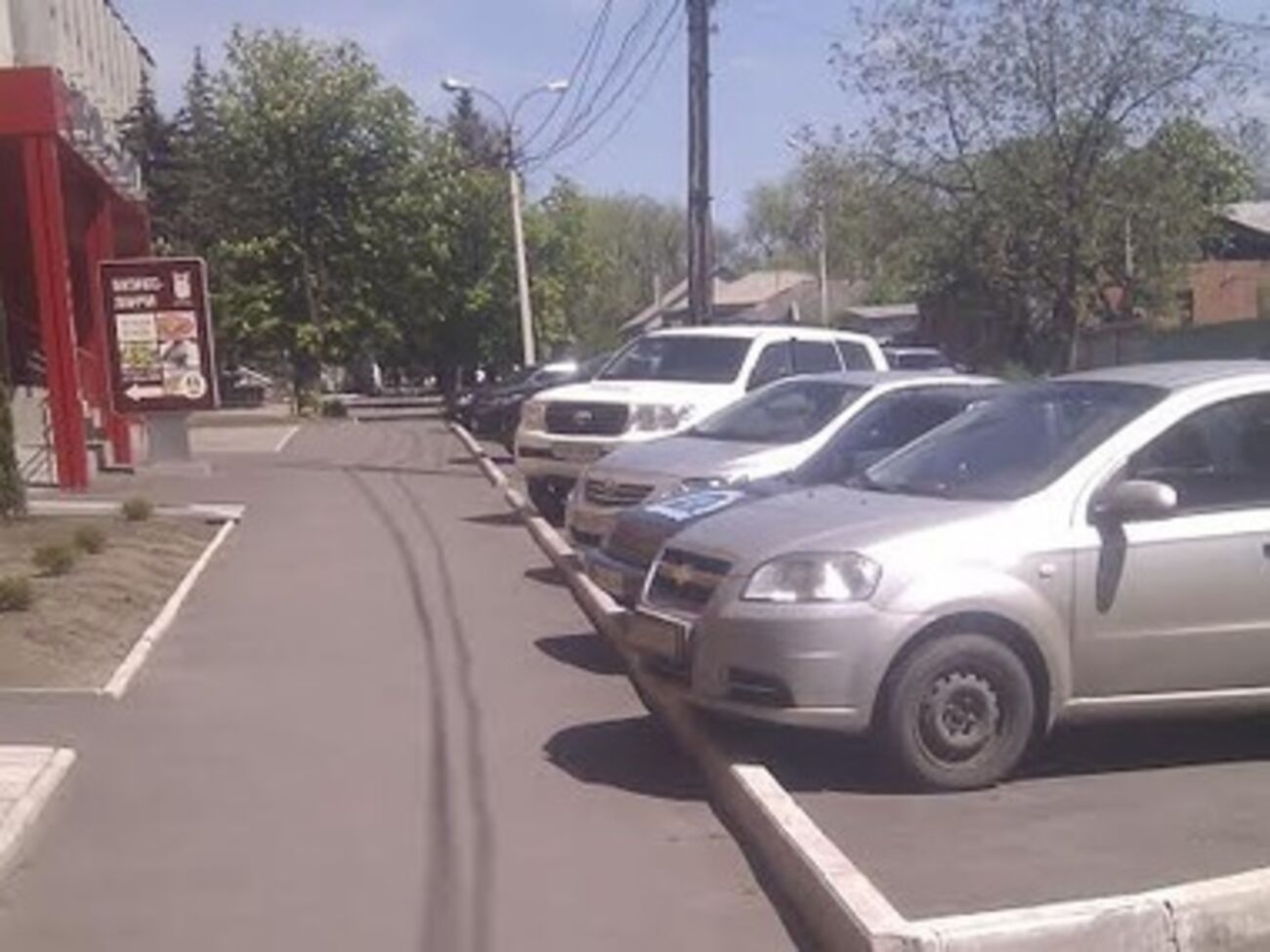 Европейские наблюдатели в Мариуполе ездили на "Тойоте" &nbsp;с эмблемой OSCE &nbsp;на борту