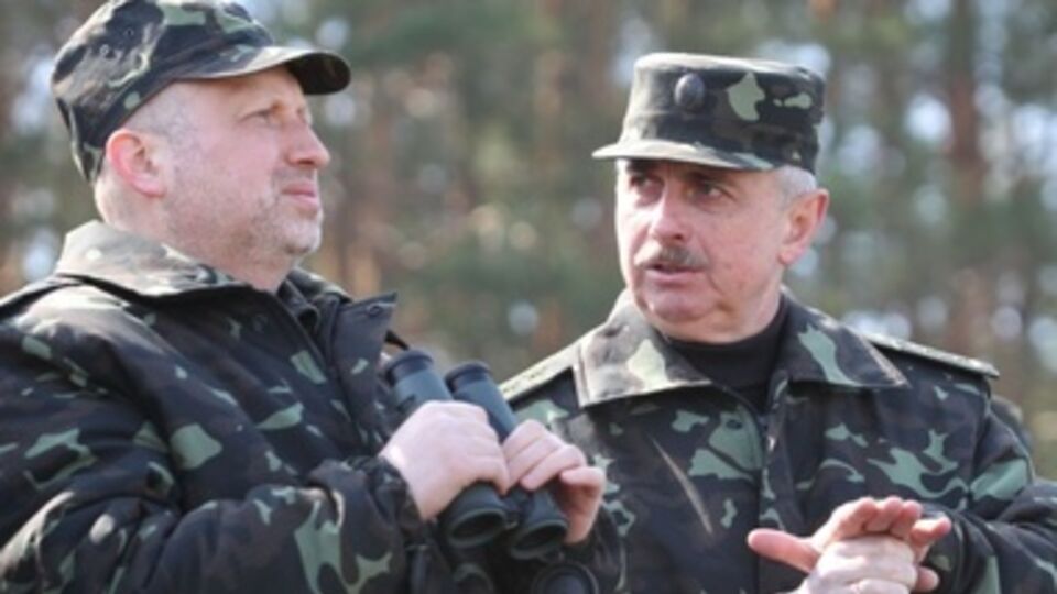 Александр Турчинов приказал готовиться к бою