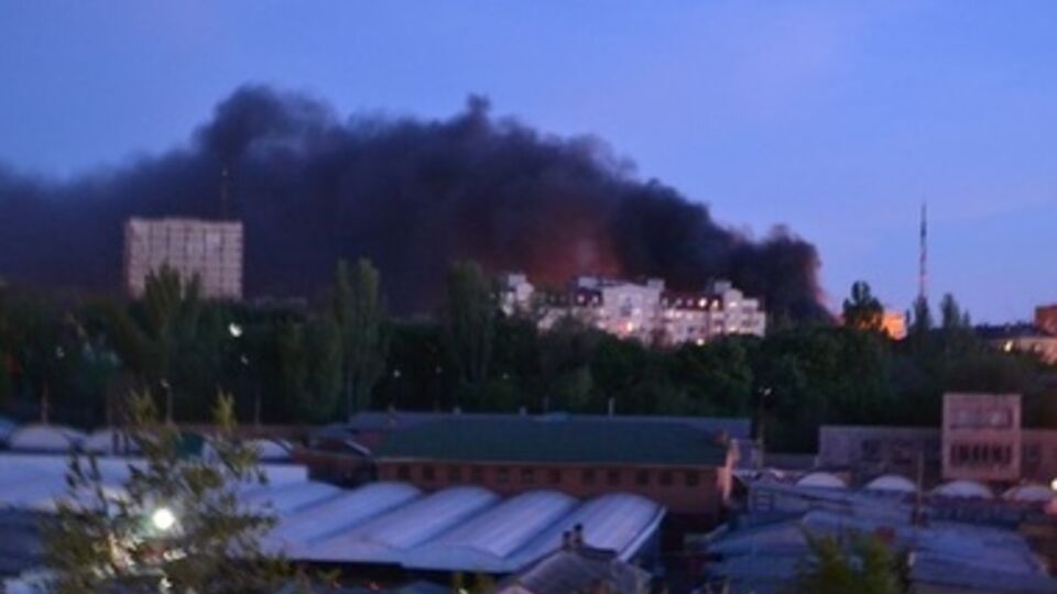 Дым от подожженных покрышек виден за несколько километров