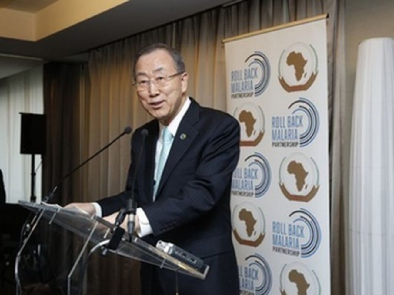 Пан Ги Мун: Нужно разобраться, почему не были выполнены Женевские договоренности