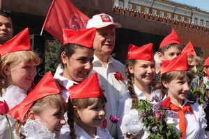 Юным крымчанам повяжут галстук на Красной площади