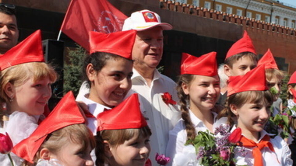 Юным крымчанам повяжут галстук на Красной площади