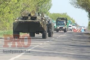 Колонна украинской военной техники вошла в Бердянск Запорожской области. Фоторепортаж