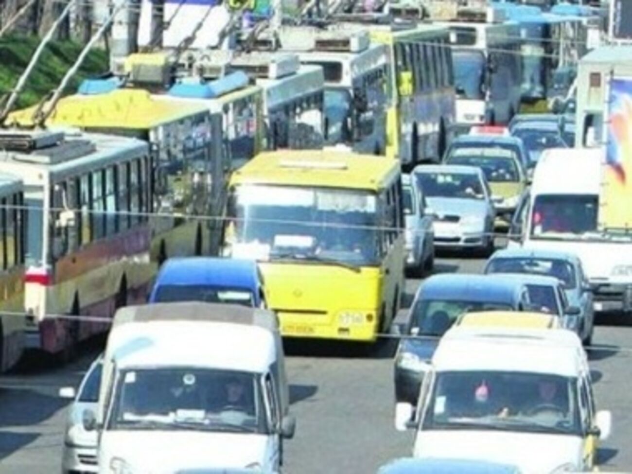 Общественный транспорт возобновил работу в трех городах Донетчины