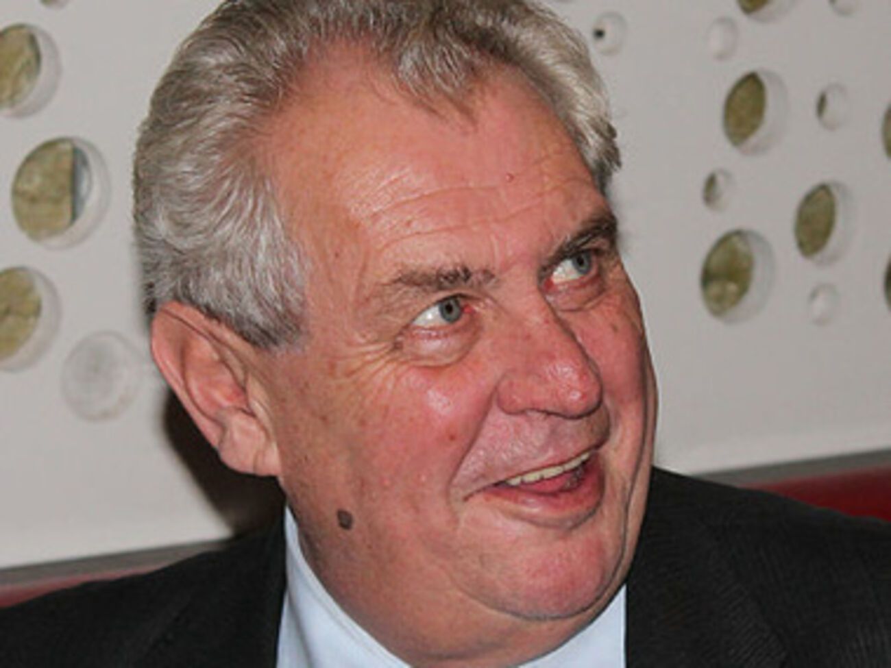 Ранее Земан не отказывался принимать участие в праздновании 9 мая