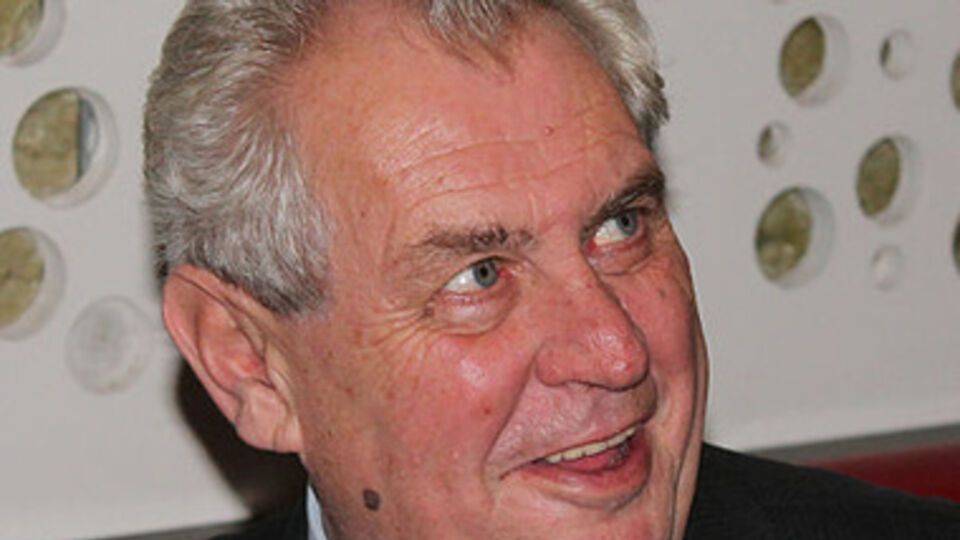 Ранее Земан не отказывался принимать участие в праздновании 9 мая