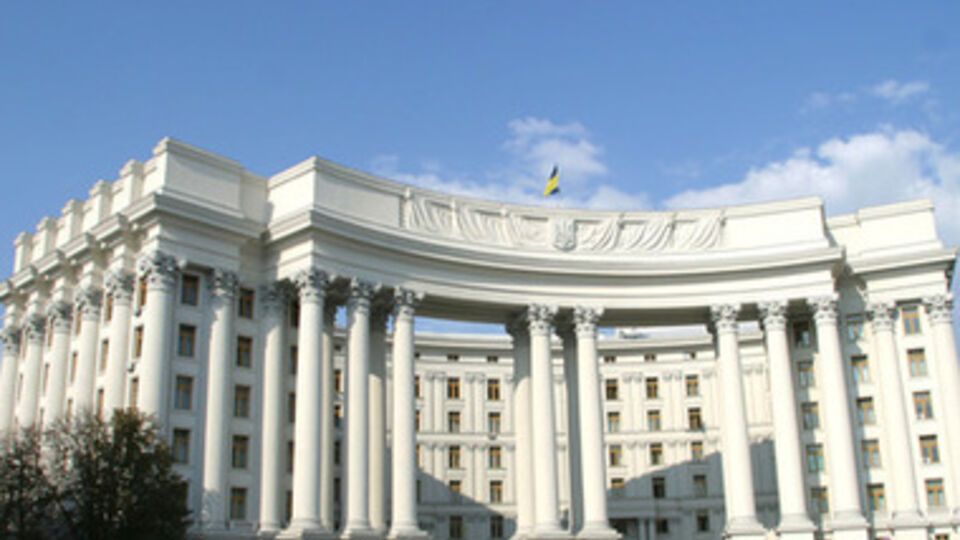 В украинском МИДе считают, что договариваться о ситуации в Украине без ее представителей --- недопустимо