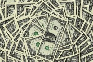 Доллар остановился близко к отметке в 12 гривен