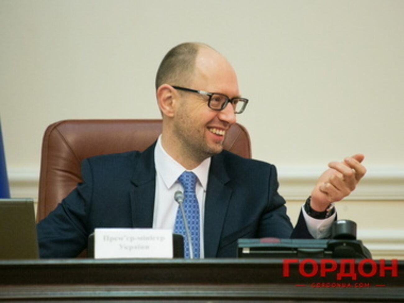 Яценюку посоветовали обратится к народу