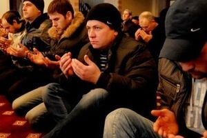 Крымских татар допрашивают, у некоторых снимают отпечатки пальцев