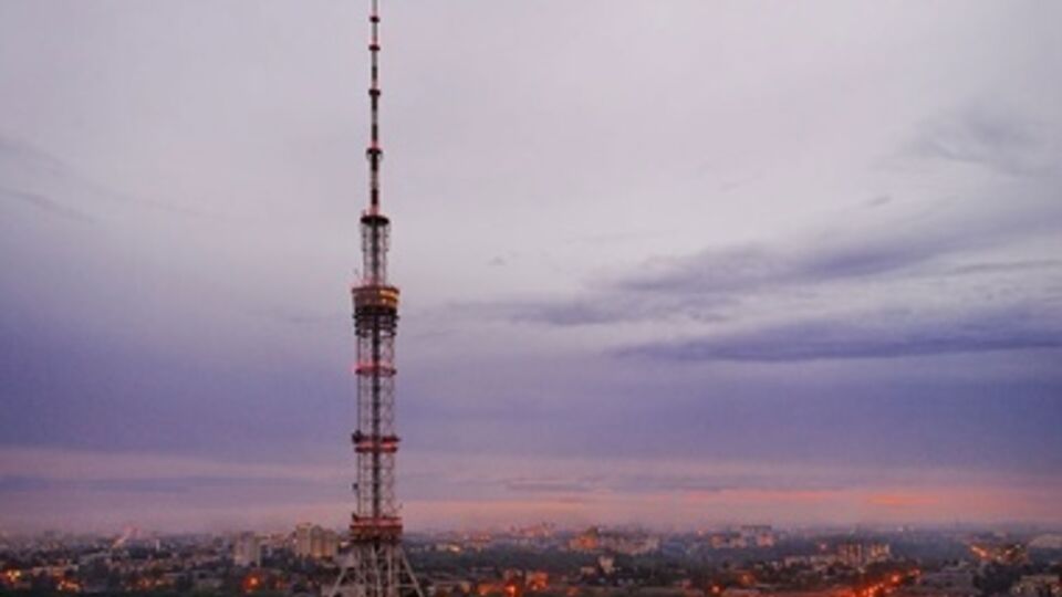 Из-за возгорания было прервано вещание нескольких телеканалов и радиостанций