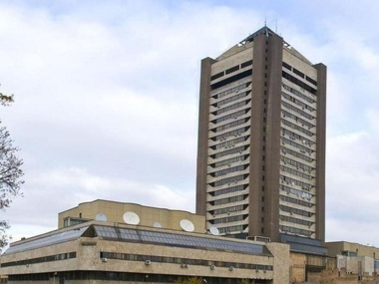 Телеканалы вещают по резервным линиям