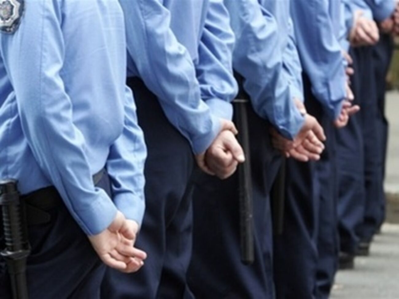 Вооруженные люди забрали у работников колонии один пистолет и три автомата