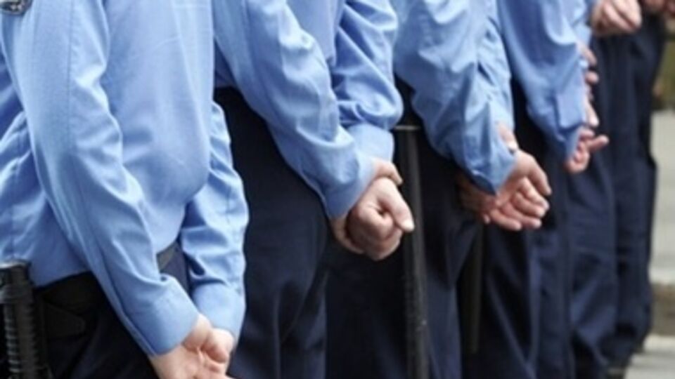 Вооруженные люди забрали у работников колонии один пистолет и три автомата