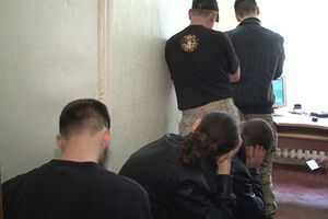 Задержанные не смогли объяснить, зачем они пришли на Мемориал вооруженными