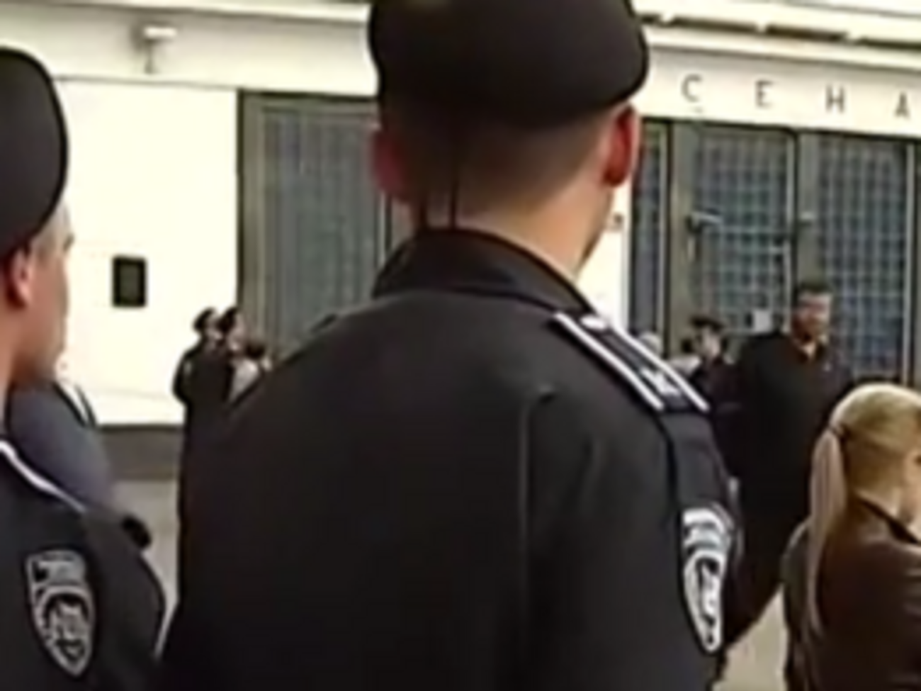 Работа станции метро "Арсенальная" восстановлена