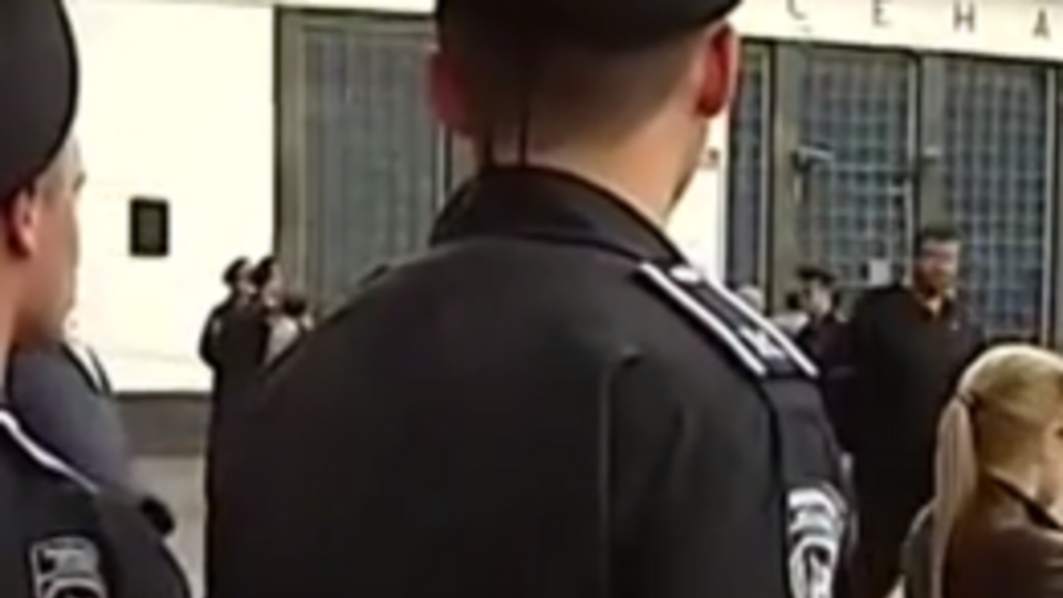 Работа станции метро "Арсенальная" восстановлена