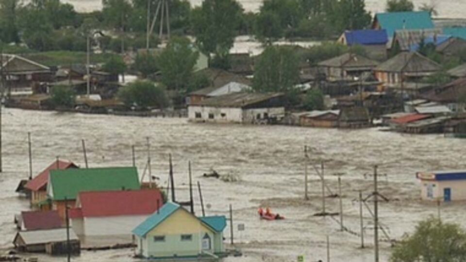 Из-за погодных условий реки вышли из берегов