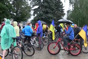 Сумские активисты верят, что с каждым годом на дорогах будет все меньше автомобилистов и все больше велосипедистов