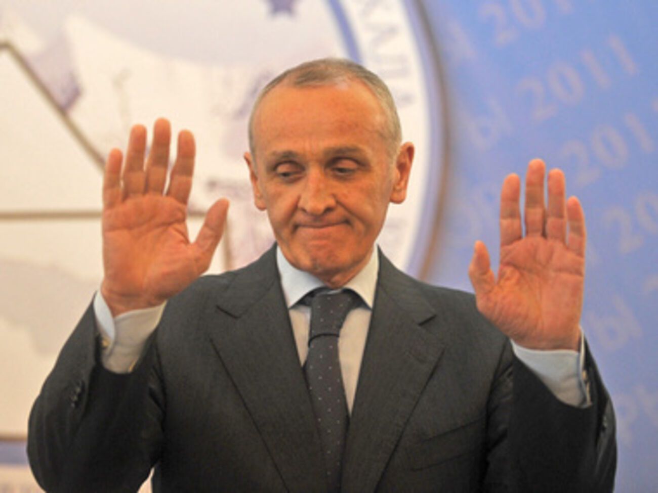 Александр Анкваб ушел в отставку под давлением оппозиции