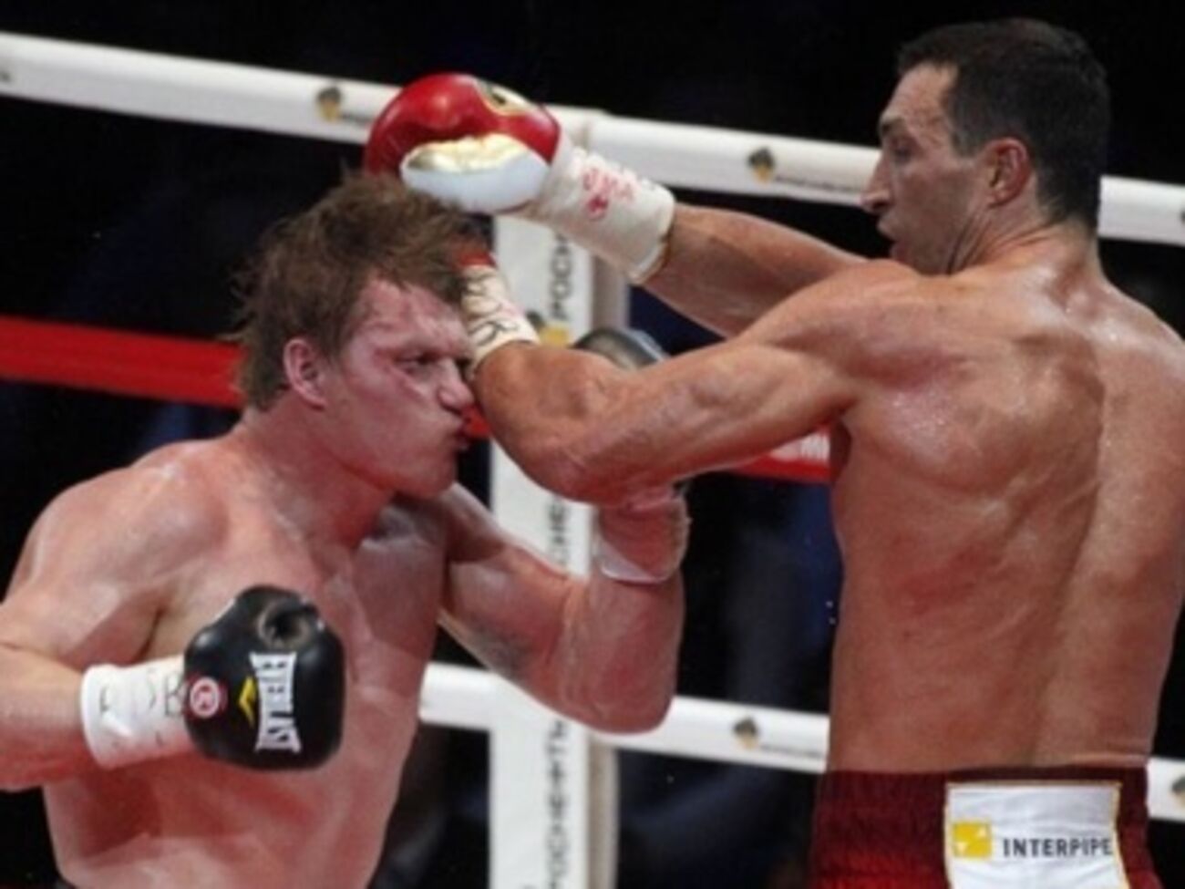 В 2013 году&nbsp;Владимир Кличко нанес&nbsp;Александру Поветкину первое поражение в карьере