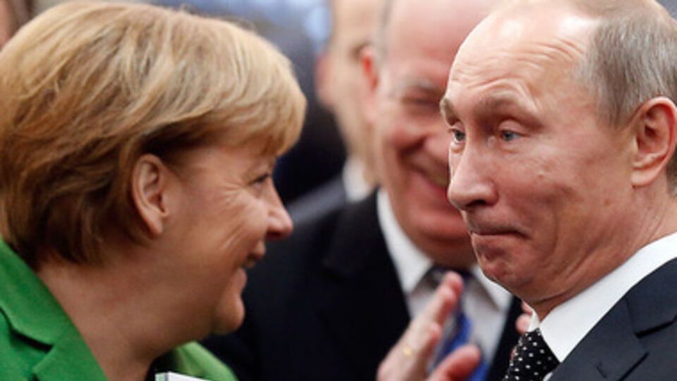 Владимир Путин и Ангела Меркель по схожему принципу отстаивают государственные интересы, уверена Марин Ле Пен