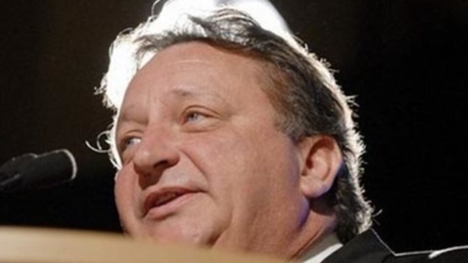 Канадский миллионер и владелец клуба Национальной хоккейной лиги "Оттава Сенаторз" Юджин Мельник