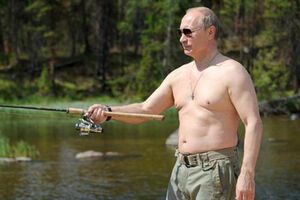 Президент РФ Владимир Путин собирался во время визита в мурманскую область несколько часов провести на рыбалке