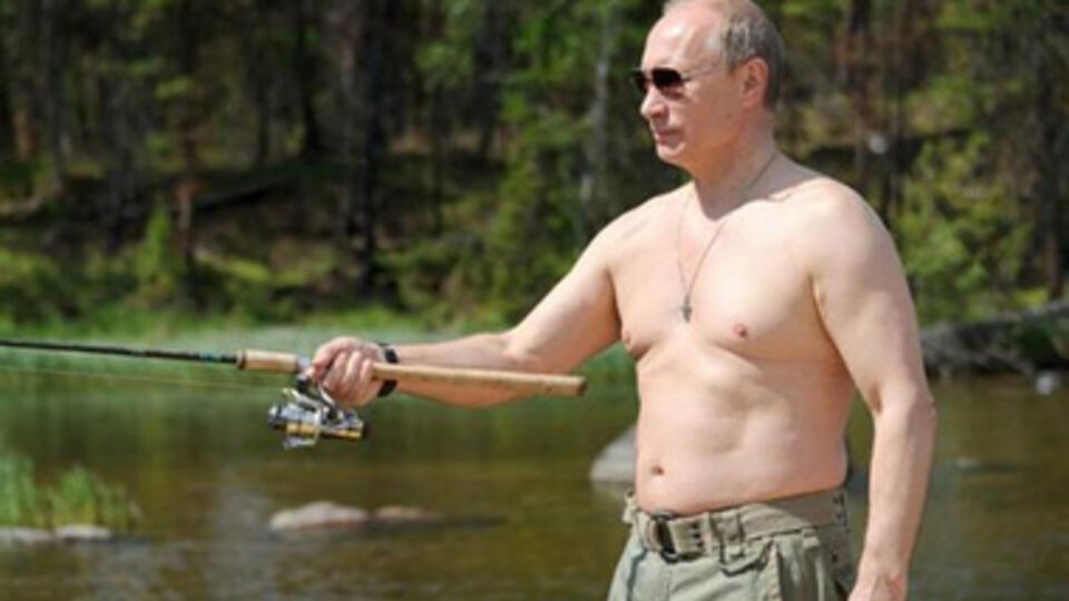 Президент РФ Владимир Путин собирался во время визита в мурманскую область несколько часов провести на рыбалке