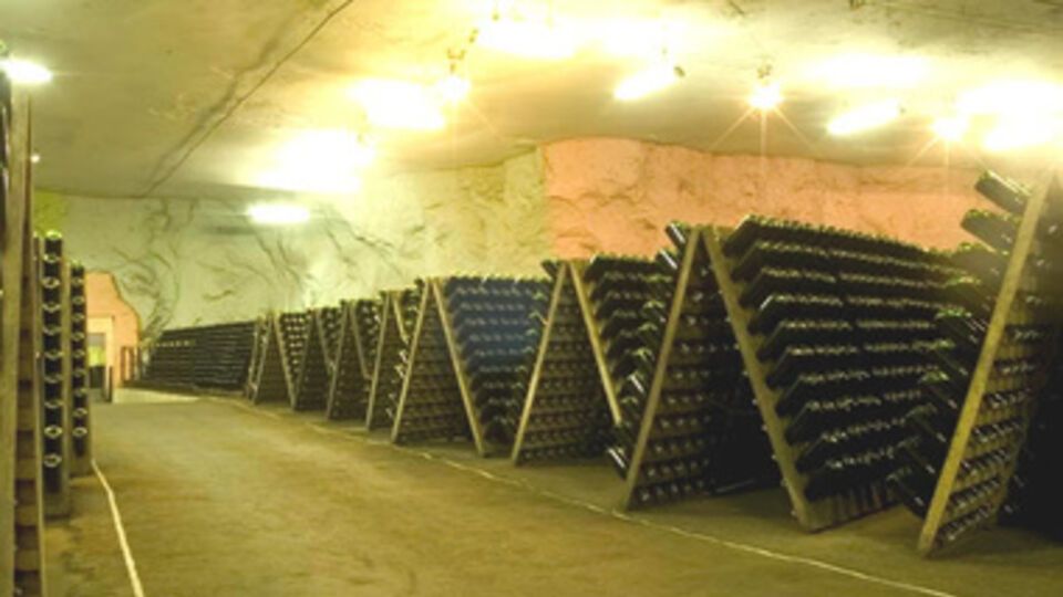 Взрывотехники искали на заводе взрывчатку