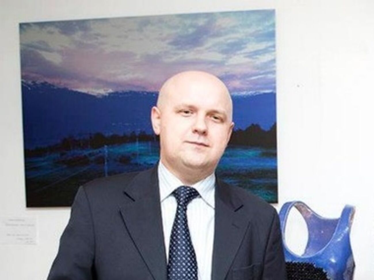 Юрий Онищенко работает на разных дипломатических должностях с 1994 года