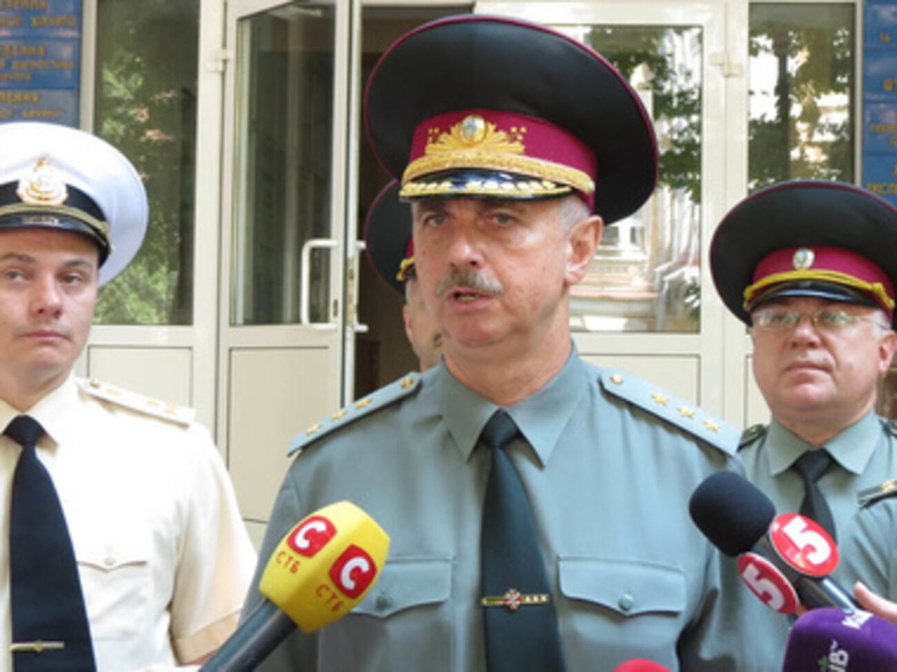 Коваль не видит необходимости в военном положении