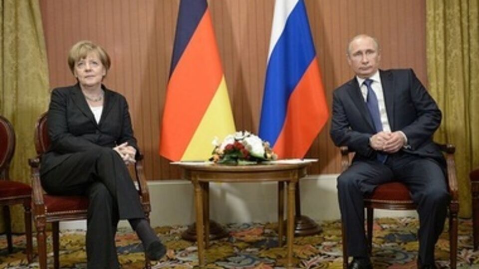 Меркель и Путин обсудили ситуацию в газовой задолженностью Украины
