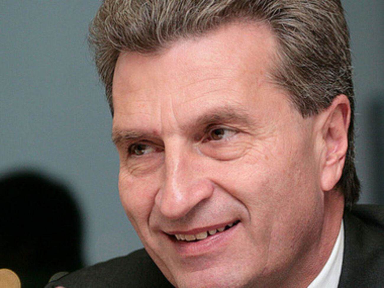 Гюнтер Эттингер: У Киева и Москвы еще есть шанс договориться