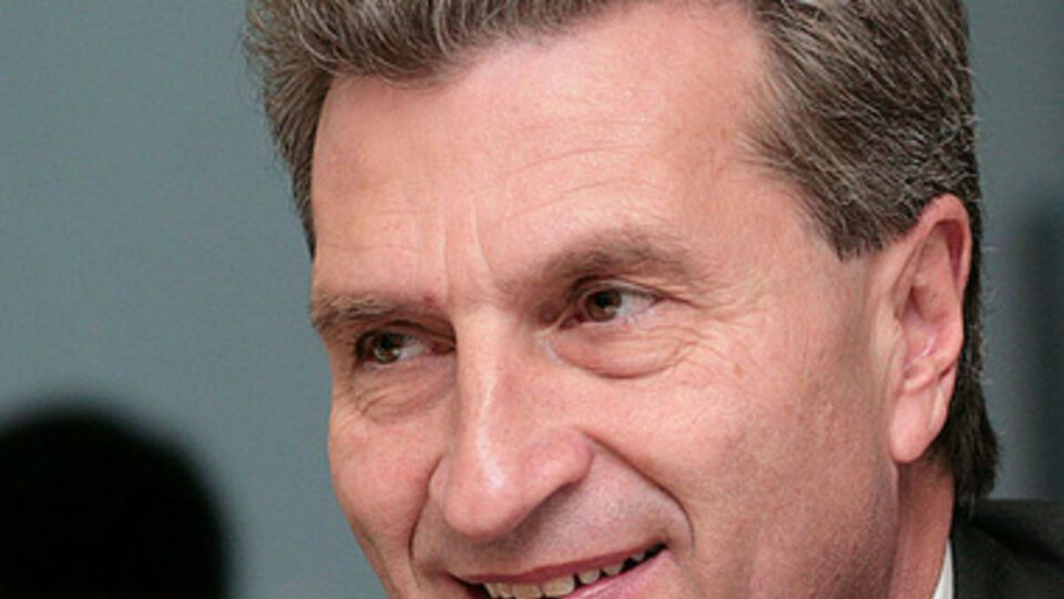 Гюнтер Эттингер: У Киева и Москвы еще есть шанс договориться