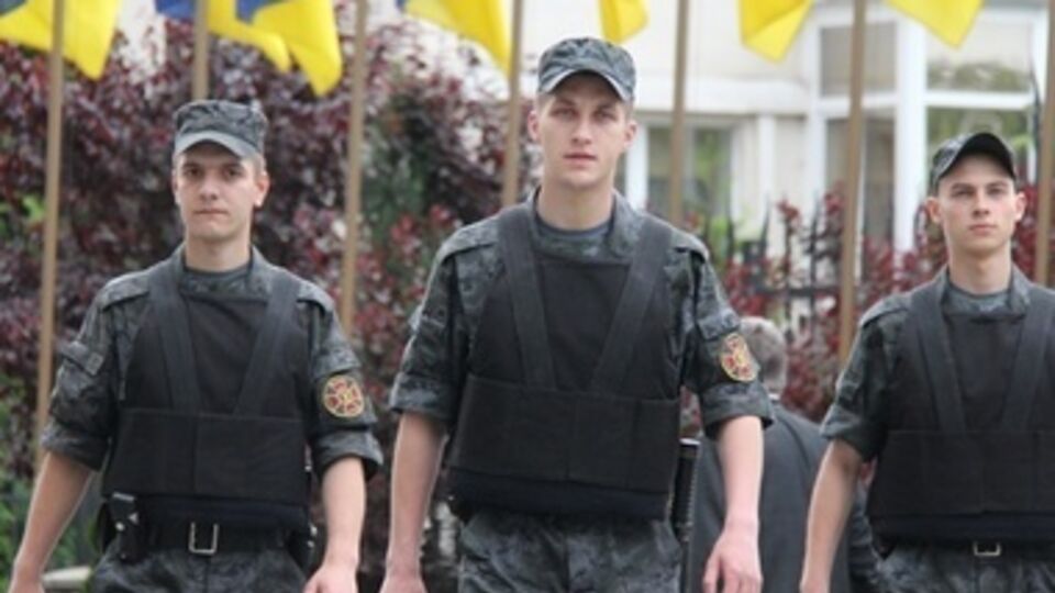 Предприниматели Житомира купили бронежилеты для солдат-земляков