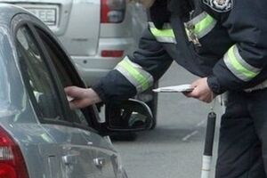 Водителей-взяточников будут фотографировать и снимать на видео