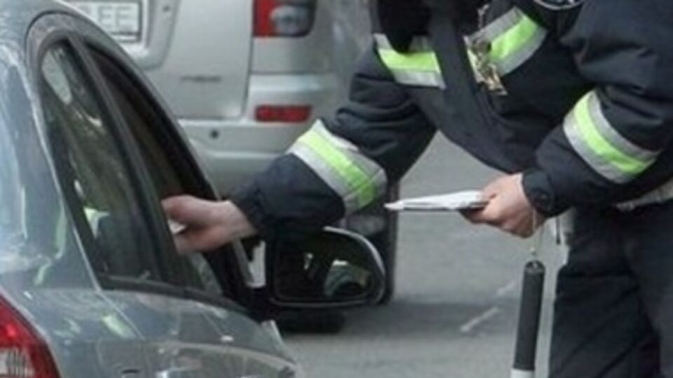 Водителей-взяточников будут фотографировать и снимать на видео