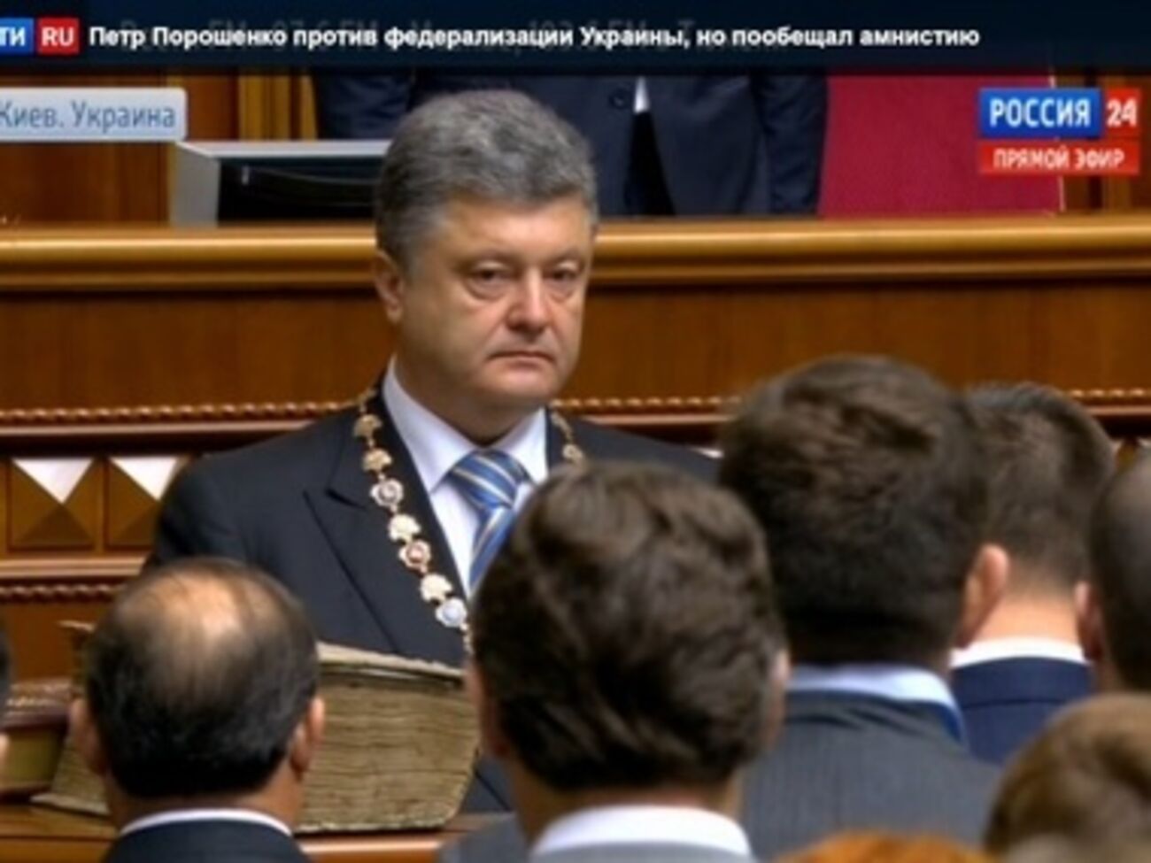 Некоторые фразы президента синхронист даже не перевел