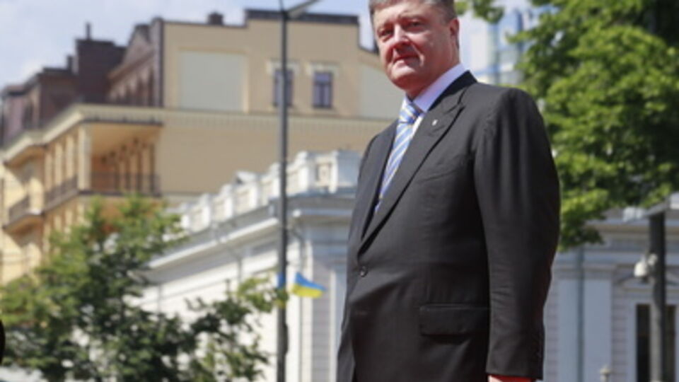 Петр Порошенко: Террористы должны сложить оружие