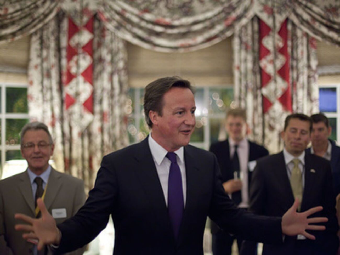 Кэмерон обвинил Россию в поставках высокотехнологичного оружия боевикам