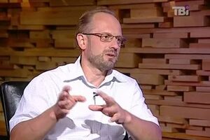 Бессмертный предложил Минобороны сосредоточиться на функции поставщика во время фактической войны на востоке Украины.