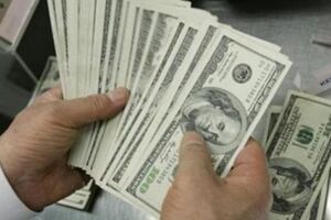 Доллар на межбанке усилился