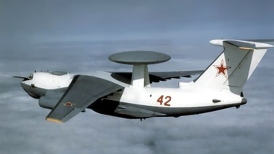 Самолет дальнего радиолокационного дозора, обнаружения и наведения А-50 состоит на вооружении ВВС России