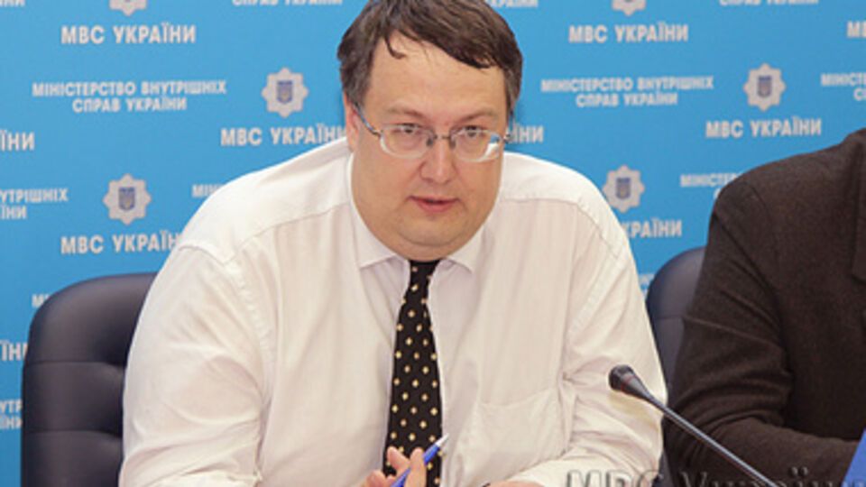 Геращенко: Границу нужно перекрывать войсками